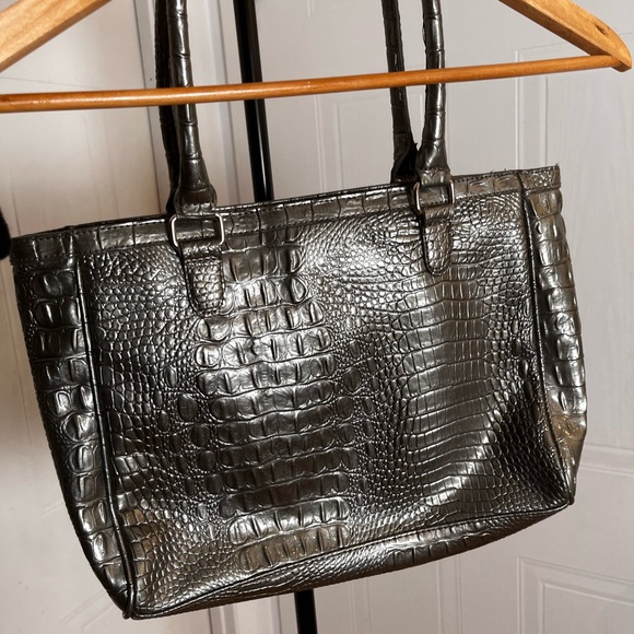 Nine West Silver crocodile Purse - Picture 3 of 5